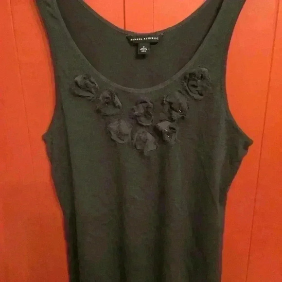Banana Republic tank with ruffled flowers. - Picture 3 of 7